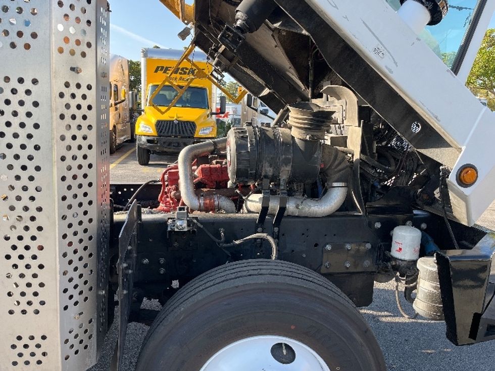 Yard Truck-Heavy Duty Tractors-Capacity Of Texas-2019-SABRE5-Riviera Beach-FL-38,249\n\t\tmiles-$ 64,500 - Image 15