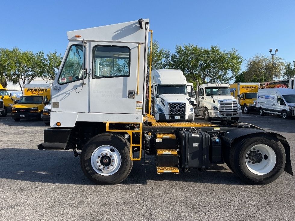 Yard Truck-Heavy Duty Tractors-Capacity Of Texas-2019-SABRE5-Riviera Beach-FL-38,249\n\t\tmiles-$ 64,500 - Image 4