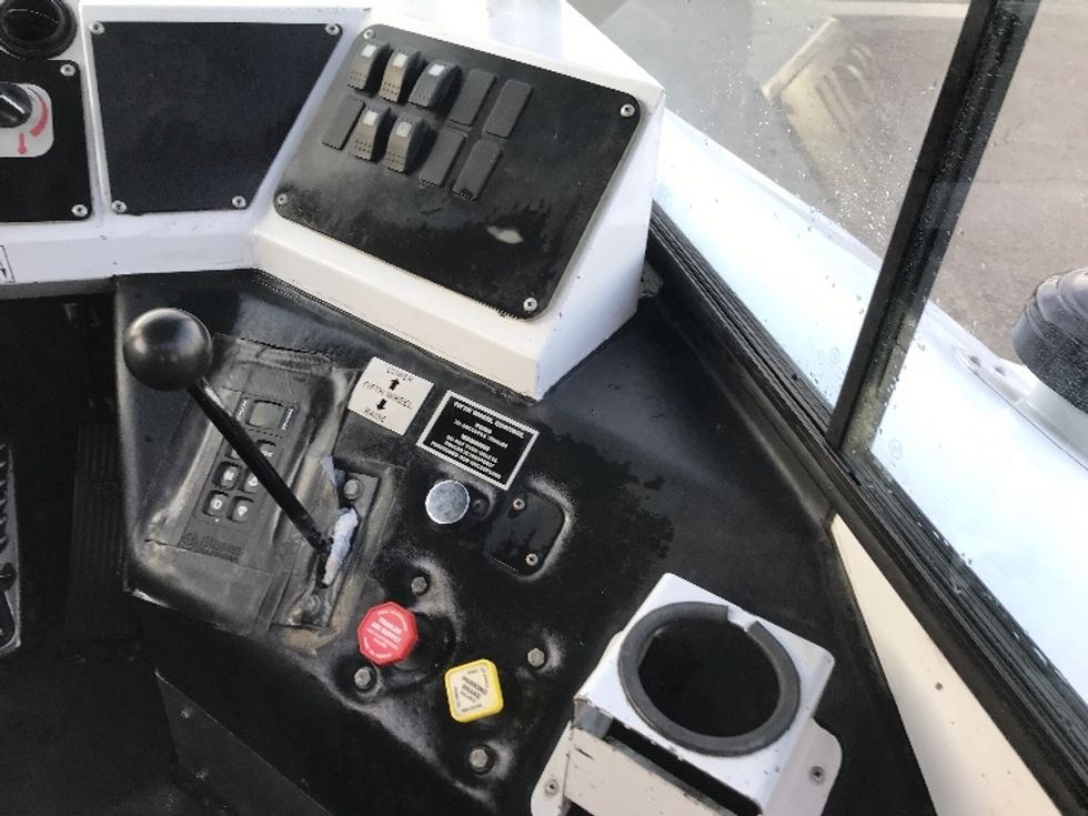 Yard Truck-Heavy Duty Tractors-Capacity Of Texas-2019-SABRE5-West Sacramento-CA-34,169\n\t\tmiles-$ 72,500 - Image 14