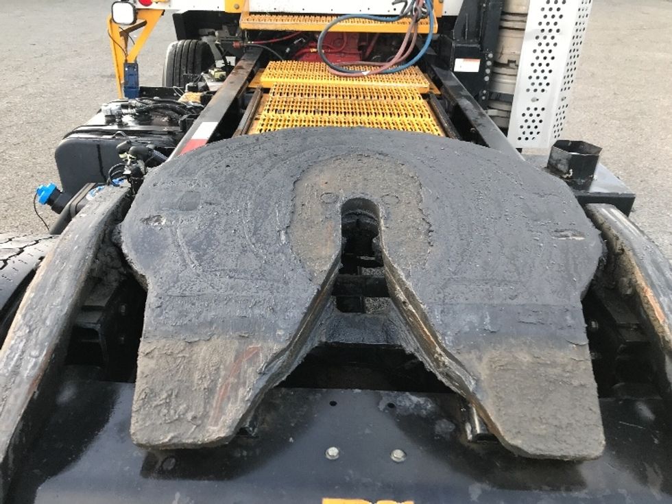 Yard Truck-Heavy Duty Tractors-Capacity Of Texas-2019-SABRE5-West Sacramento-CA-34,169\n\t\tmiles-$ 72,500 - Image 6