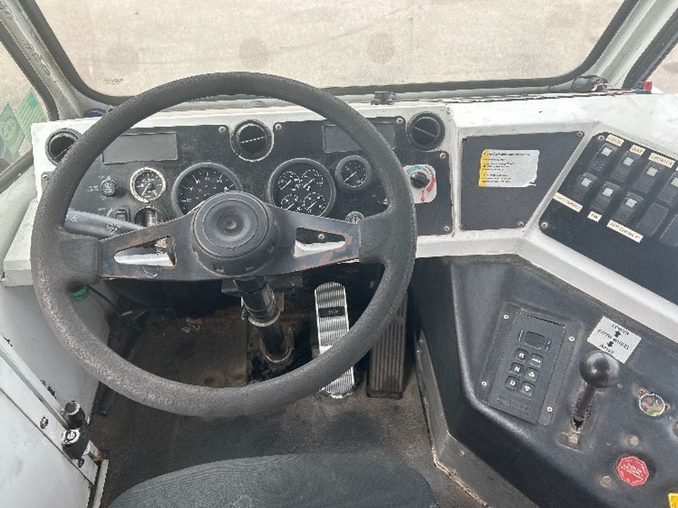 Yard Truck-Heavy Duty Tractors-Capacity Of Texas-2019-TJ5000-Kentwood-MI-9,223\n\t\tmiles-$ 60,500 - Image 10