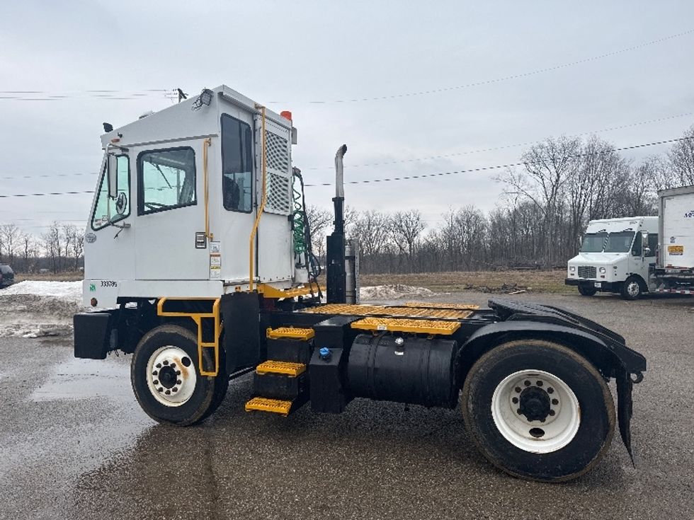 Yard Truck-Heavy Duty Tractors-Capacity Of Texas-2019-TJ5000-Kentwood-MI-9,223\n\t\tmiles-$ 60,500 - Image 4