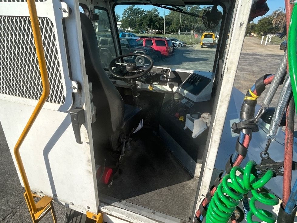 Yard Truck-Heavy Duty Tractors-Capacity Of Texas-2019-TJ5000-Orlando-FL-20,764\n\t\tmiles-$ 68,750 - Image 9