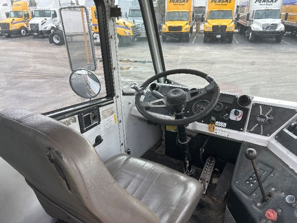Yard Truck-Heavy Duty Tractors-Capacity Of Texas-2019-TJ5000-Orlando-FL-28,491\n\t\tmiles-$ 65,750 - Image 10