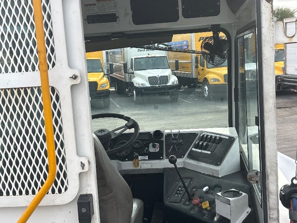 Yard Truck-Heavy Duty Tractors-Capacity Of Texas-2019-TJ5000-Orlando-FL-28,491\n\t\tmiles-$ 65,750 - Image 12