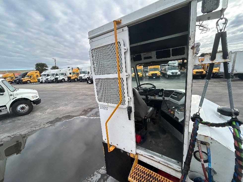 Yard Truck-Heavy Duty Tractors-Capacity Of Texas-2019-TJ5000-Orlando-FL-28,491\n\t\tmiles-$ 65,750 - Image 9