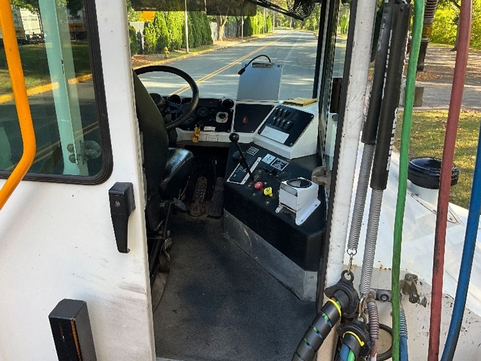 Yard Truck-Heavy Duty Tractors-Capacity Of Texas-2019-TJ5000-Reading-PA-15,920\n\t\tmiles-$ 62,000 - Image 12