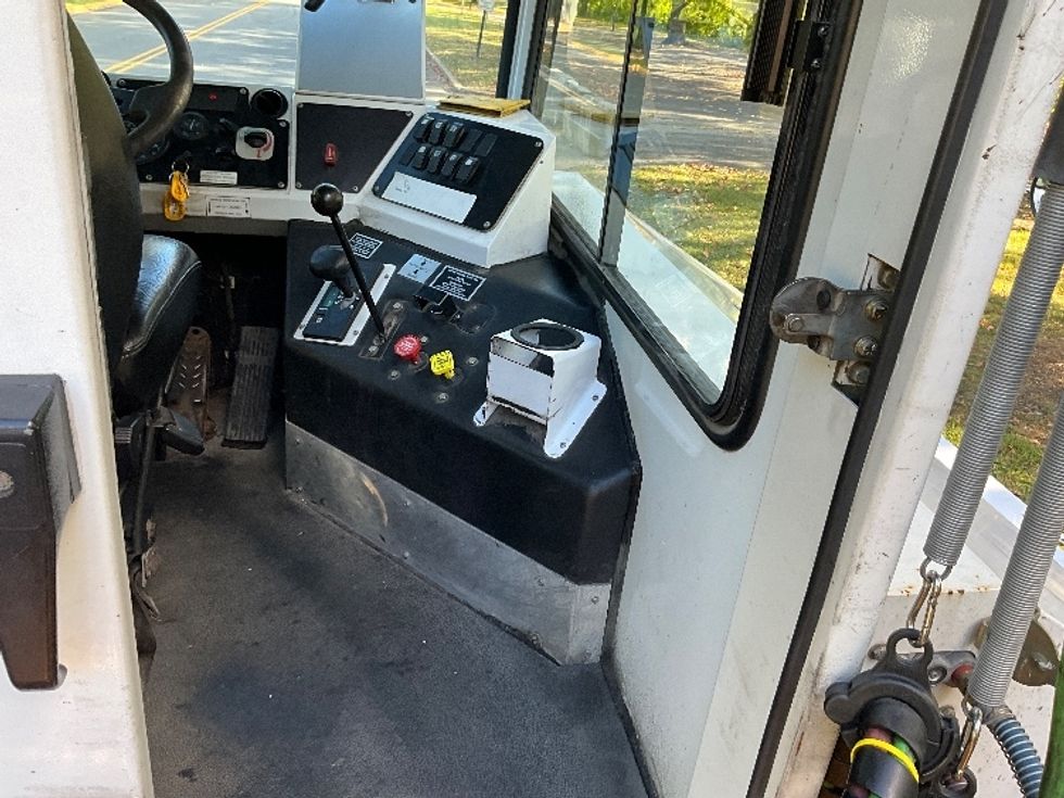 Yard Truck-Heavy Duty Tractors-Capacity Of Texas-2019-TJ5000-Reading-PA-15,920\n\t\tmiles-$ 62,000 - Image 13