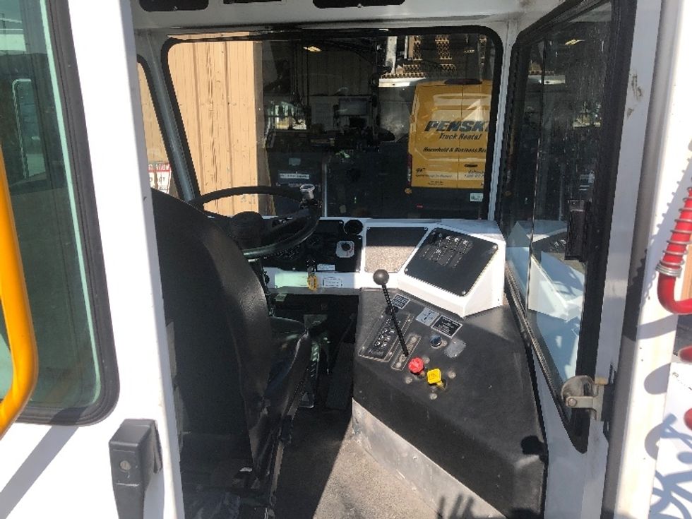 Yard Truck-Heavy Duty Tractors-Capacity Of Texas-2020-SABRE5-Tampa-FL-23,529\n\t\tmiles-$ 78,500 - Image 12