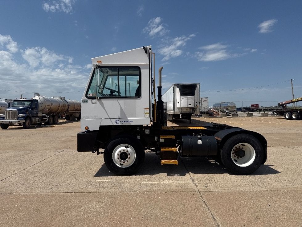 Yard Truck-Heavy Duty Tractors-Capacity Of Texas-2020-TJ5000-Enid-OK-2,320\n\t\tmiles-$ 64,500 - Image 4
