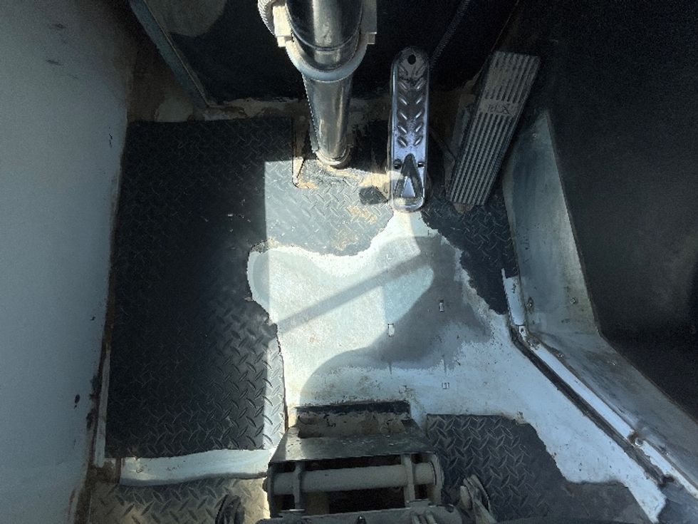 Yard Truck-Heavy Duty Tractors-Capacity Of Texas-2020-TJ5000-Houston-MS-53,867\n\t\tmiles-$ 82,250 - Image 17