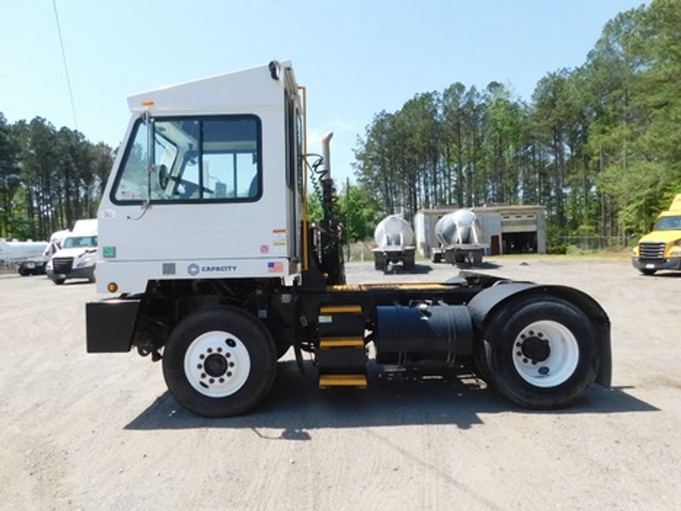Yard Truck-Heavy Duty Tractors-Capacity Of Texas-2020-TJ5000-Sanford-NC-18,467\n\t\tmiles-$ 66,750 - Image 3