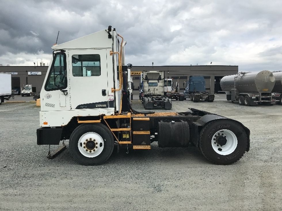 Yard Truck-Heavy Duty Tractors-Ottawa-2013-YT30-Abbotsford-BC-70,049\n\t\tkm-$ 45,250 - Image 4