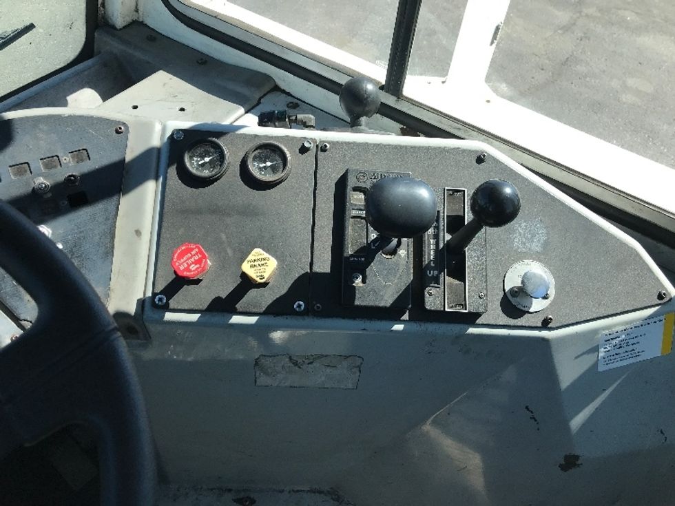 Yard Truck-Heavy Duty Tractors-Ottawa-2015-YT30-Spokane Valley-WA-203,100\n\t\tmiles-$ 36,500 - Image 12