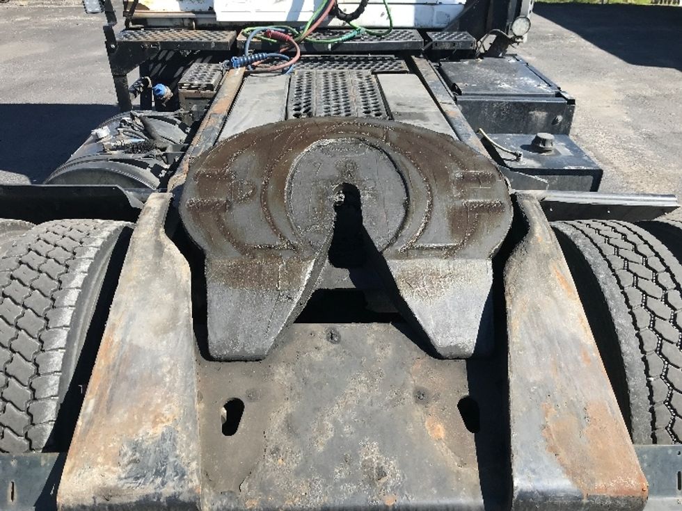 Yard Truck-Heavy Duty Tractors-Ottawa-2015-YT30-Spokane Valley-WA-203,100\n\t\tmiles-$ 36,500 - Image 6