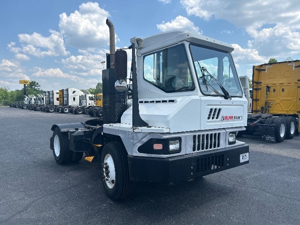Yard Truck-Heavy Duty Tractors-Ottawa-2016-T2-Nashville (Mount Juliet)-TN-37,636\n\t\tmiles-$ 42,000 - Image 1