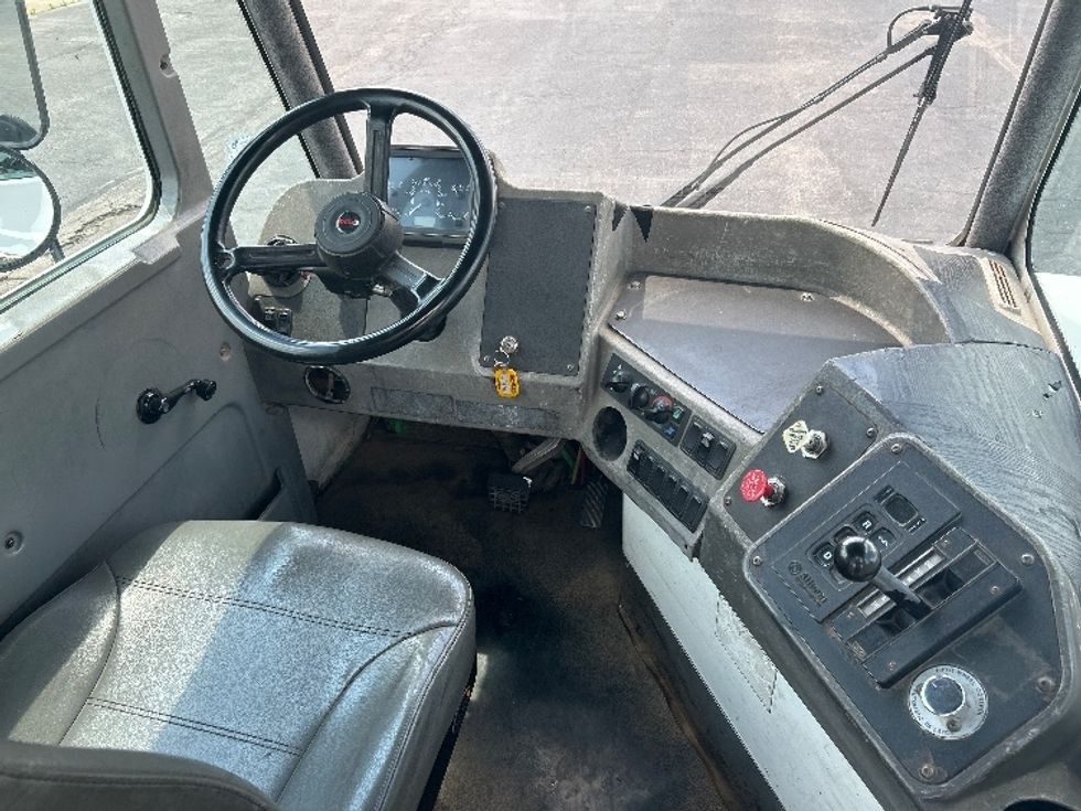 Yard Truck-Heavy Duty Tractors-Ottawa-2016-T2-Nashville (Mount Juliet)-TN-37,636\n\t\tmiles-$ 42,000 - Image 10