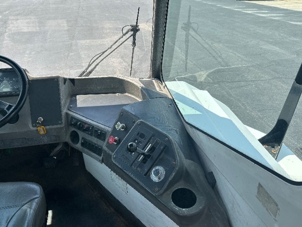 Yard Truck-Heavy Duty Tractors-Ottawa-2016-T2-Nashville (Mount Juliet)-TN-37,636\n\t\tmiles-$ 42,000 - Image 13