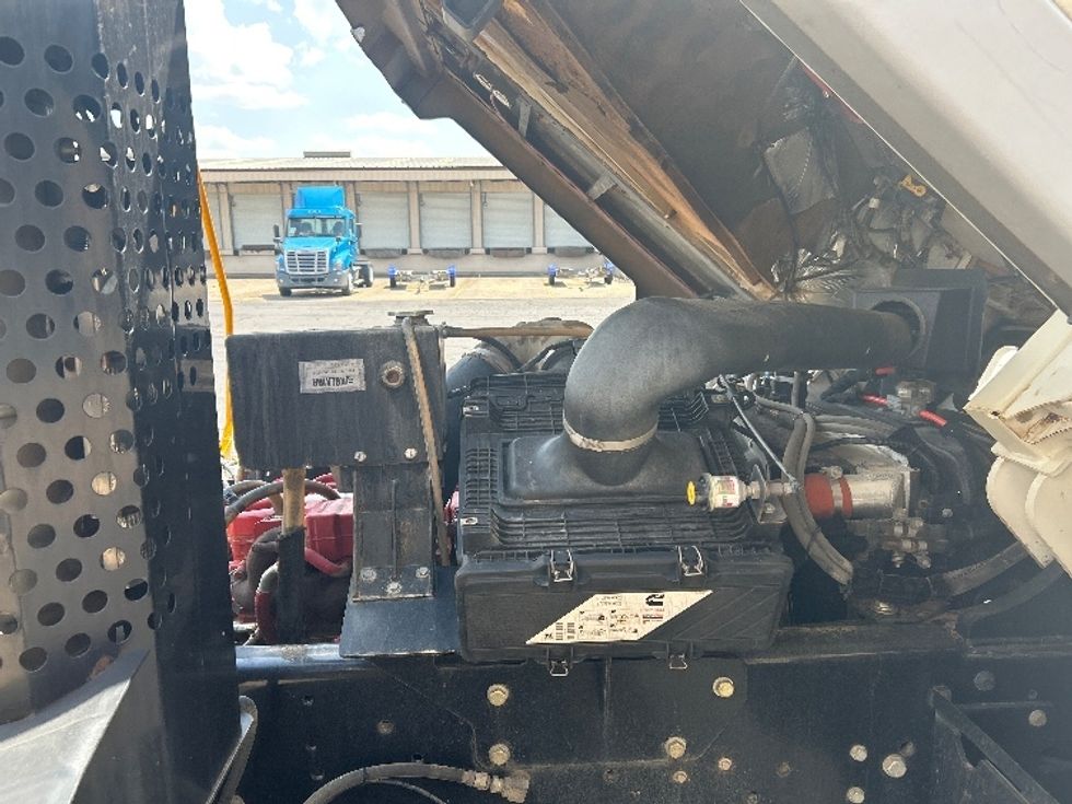 Yard Truck-Heavy Duty Tractors-Ottawa-2016-T2-Nashville (Mount Juliet)-TN-37,636\n\t\tmiles-$ 42,000 - Image 15
