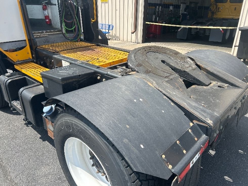 Yard Truck-Heavy Duty Tractors-Ottawa-2016-T2-Nashville (Mount Juliet)-TN-37,636\n\t\tmiles-$ 42,000 - Image 17