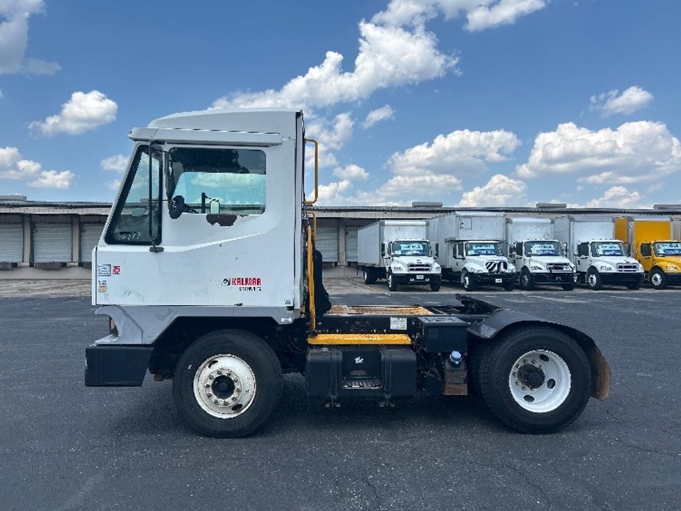 Yard Truck-Heavy Duty Tractors-Ottawa-2016-T2-Nashville (Mount Juliet)-TN-37,636\n\t\tmiles-$ 42,000 - Image 4