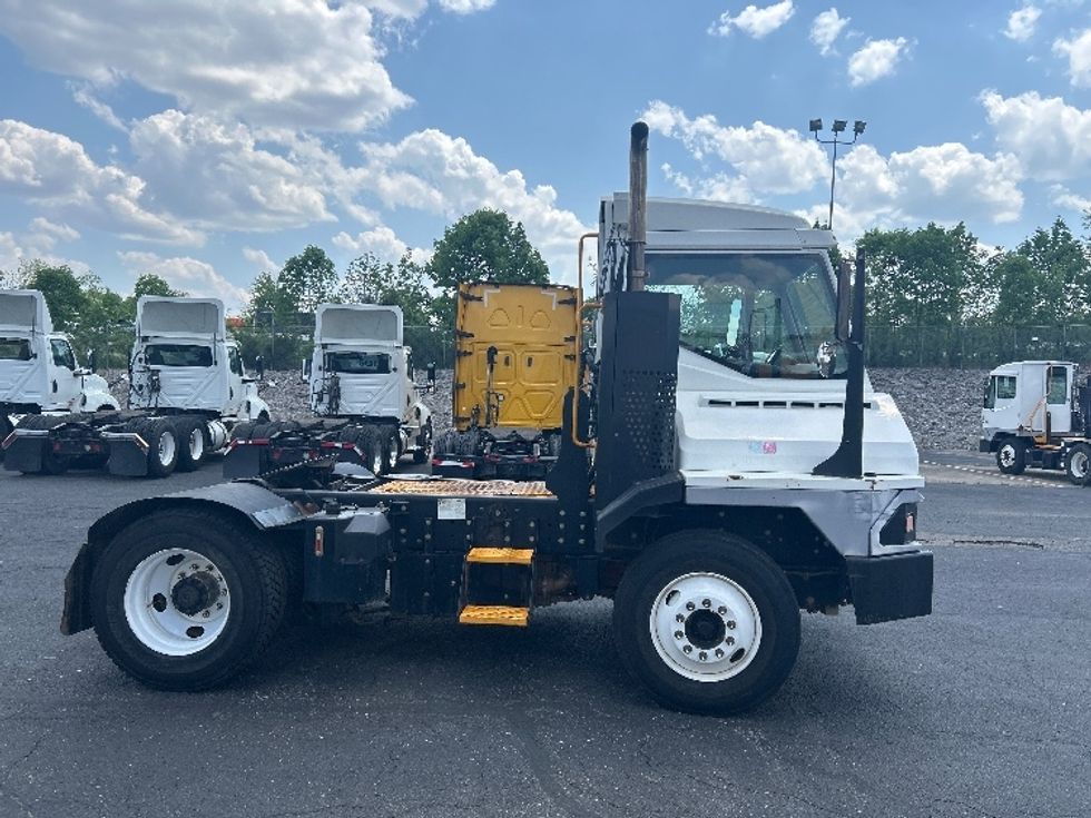 Yard Truck-Heavy Duty Tractors-Ottawa-2016-T2-Nashville (Mount Juliet)-TN-37,636\n\t\tmiles-$ 42,000 - Image 8
