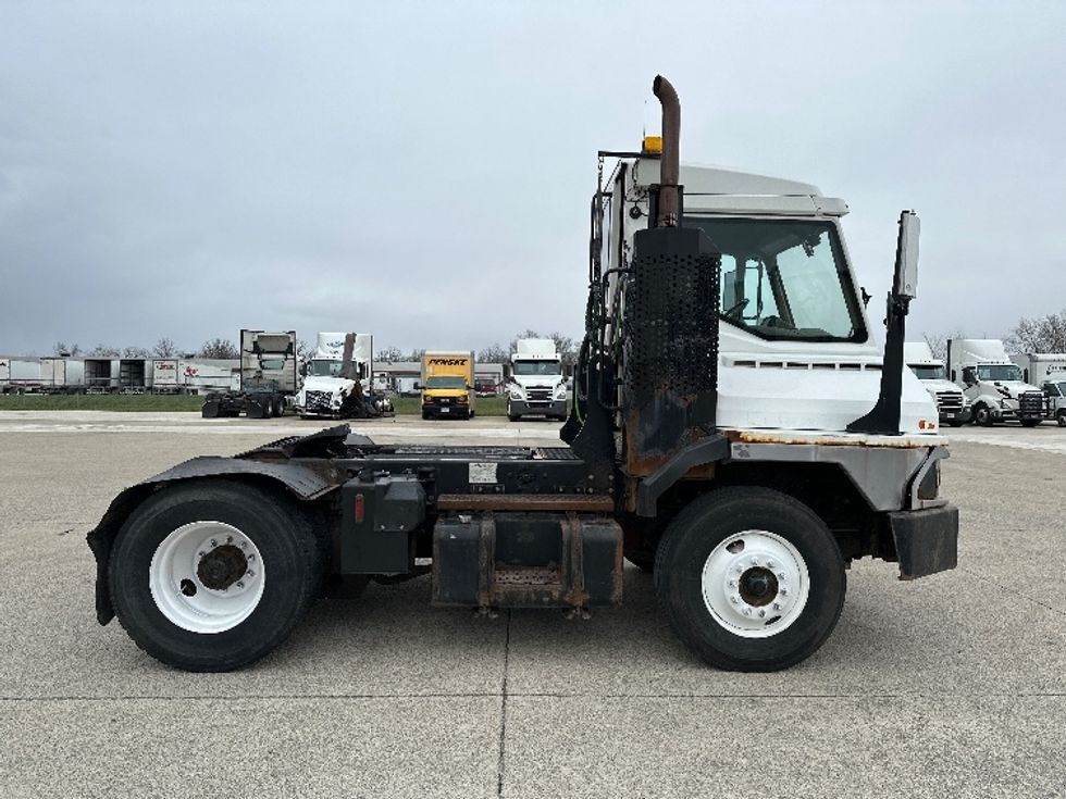 Yard Truck-Heavy Duty Tractors-Ottawa-2017-T2-East Liberty-OH-80,957\n\t\tmiles-$ 35,500 - Image 8