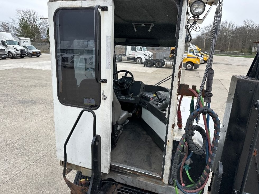 Yard Truck-Heavy Duty Tractors-Ottawa-2017-T2-East Liberty-OH-80,957\n\t\tmiles-$ 35,500 - Image 9