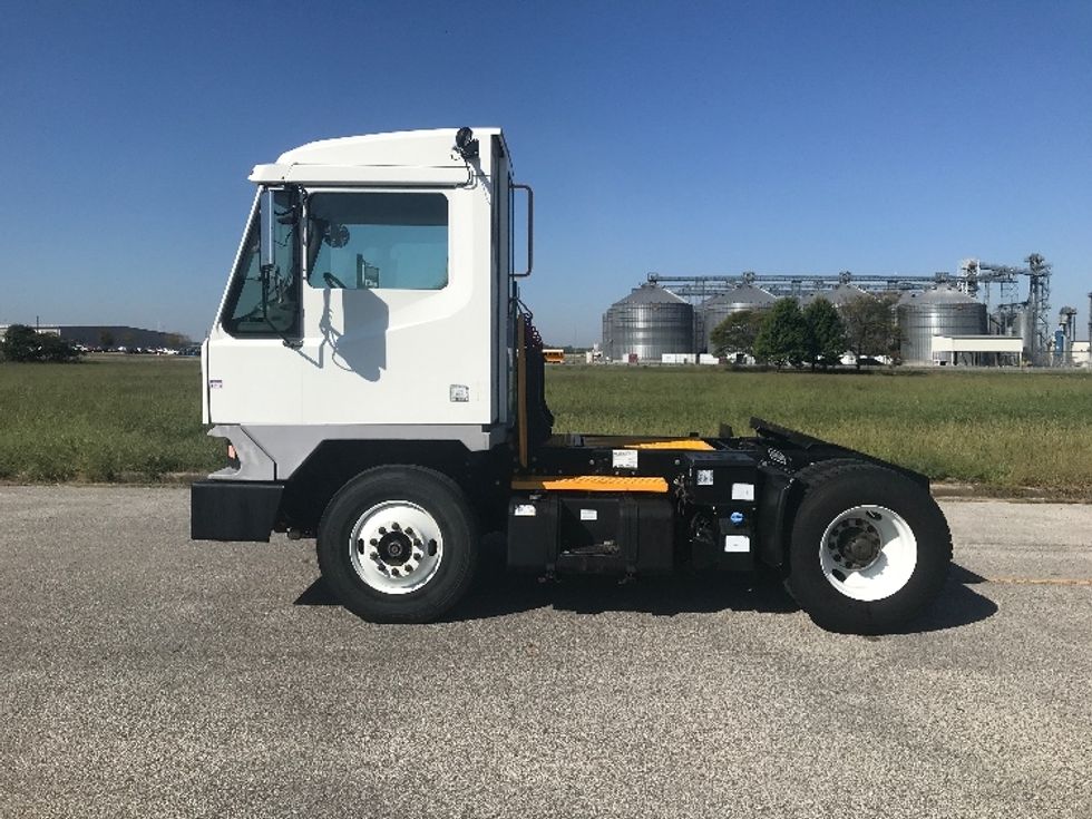 Yard Truck-Heavy Duty Tractors-Ottawa-2017-T2-Evansville-IN-103,001\n\t\tmiles-$ 49,250 - Image 4