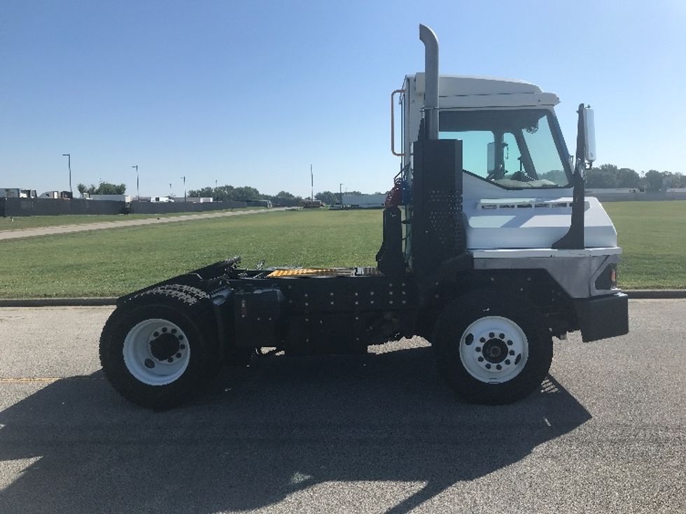 Yard Truck-Heavy Duty Tractors-Ottawa-2017-T2-Evansville-IN-103,001\n\t\tmiles-$ 49,250 - Image 8