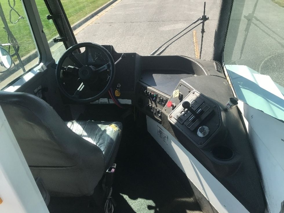 Yard Truck-Heavy Duty Tractors-Ottawa-2017-T2-Evansville-IN-103,001\n\t\tmiles-$ 49,250 - Image 9