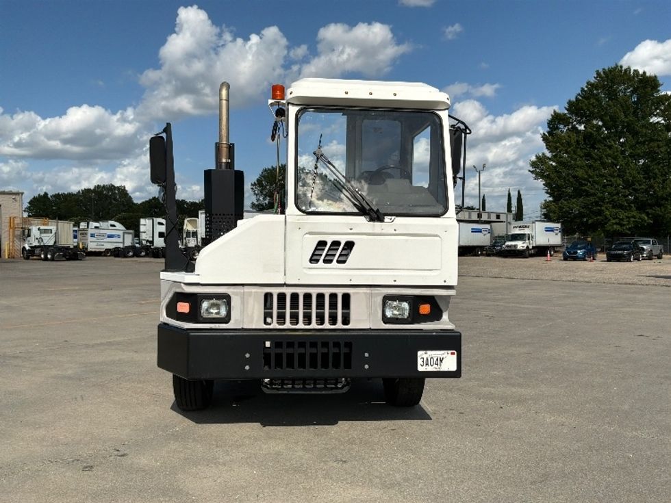 Yard Truck-Heavy Duty Tractors-Ottawa-2017-T2-Montgomery-AL-32,338\n\t\tmiles-$ 51,250 - Image 2