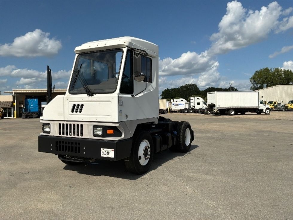 Yard Truck-Heavy Duty Tractors-Ottawa-2017-T2-Montgomery-AL-32,338\n\t\tmiles-$ 51,250 - Image 3
