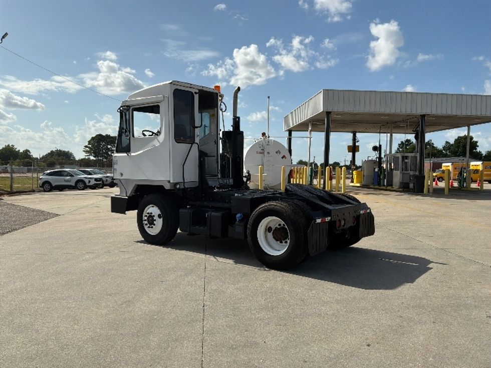 Yard Truck-Heavy Duty Tractors-Ottawa-2017-T2-Montgomery-AL-32,338\n\t\tmiles-$ 51,250 - Image 5