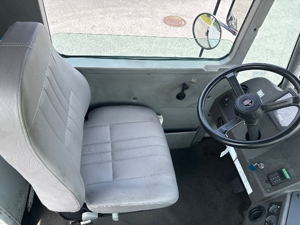 Yard Truck-Heavy Duty Tractors-Ottawa-2017-T2-Newnan-GA-59,268\n\t\tmiles-$ 50,500 - Image 12