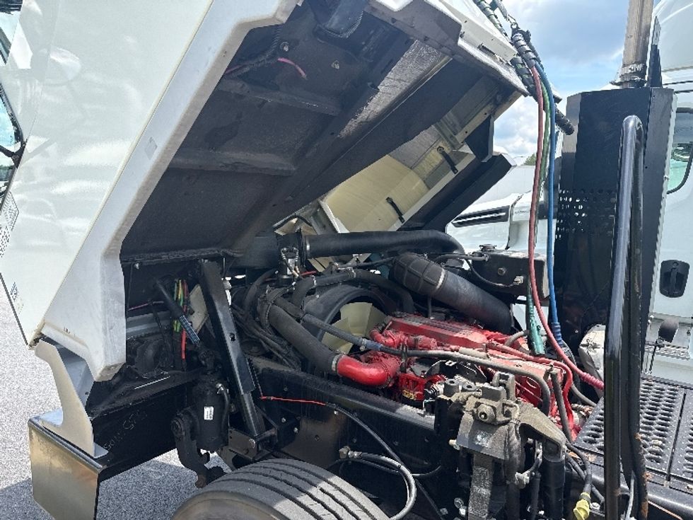 Yard Truck-Heavy Duty Tractors-Ottawa-2017-T2-Newnan-GA-59,268\n\t\tmiles-$ 50,500 - Image 13