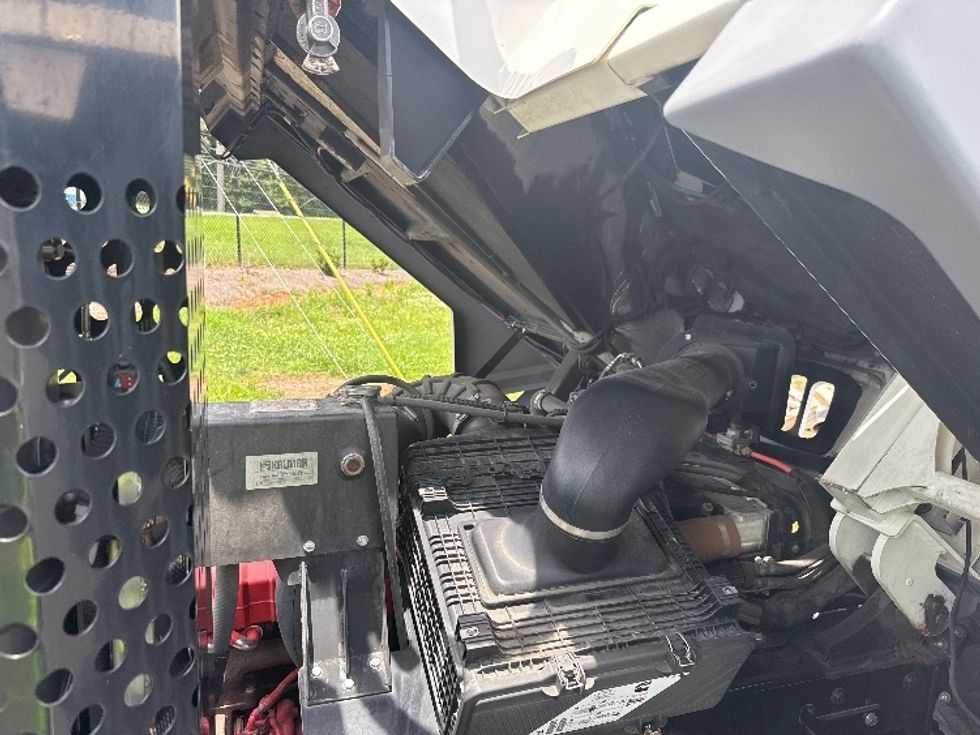 Yard Truck-Heavy Duty Tractors-Ottawa-2017-T2-Newnan-GA-59,268\n\t\tmiles-$ 50,500 - Image 14