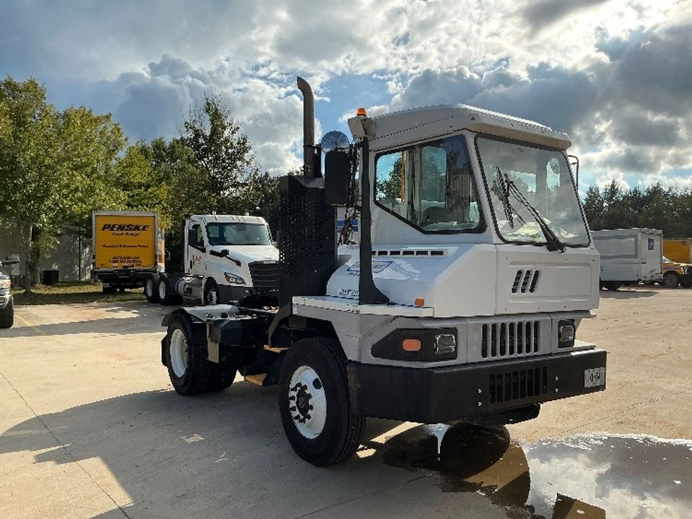Yard Truck-Heavy Duty Tractors-Ottawa-2018-T2-Atlanta (Forest Park)-GA-411,950\n\t\tmiles-$ 57,500 - Image 1