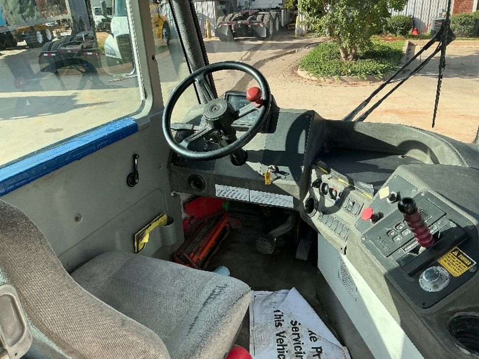 Yard Truck-Heavy Duty Tractors-Ottawa-2018-T2-Atlanta (Forest Park)-GA-411,950\n\t\tmiles-$ 57,500 - Image 10