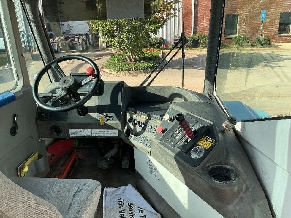 Yard Truck-Heavy Duty Tractors-Ottawa-2018-T2-Atlanta (Forest Park)-GA-411,950\n\t\tmiles-$ 57,500 - Image 15