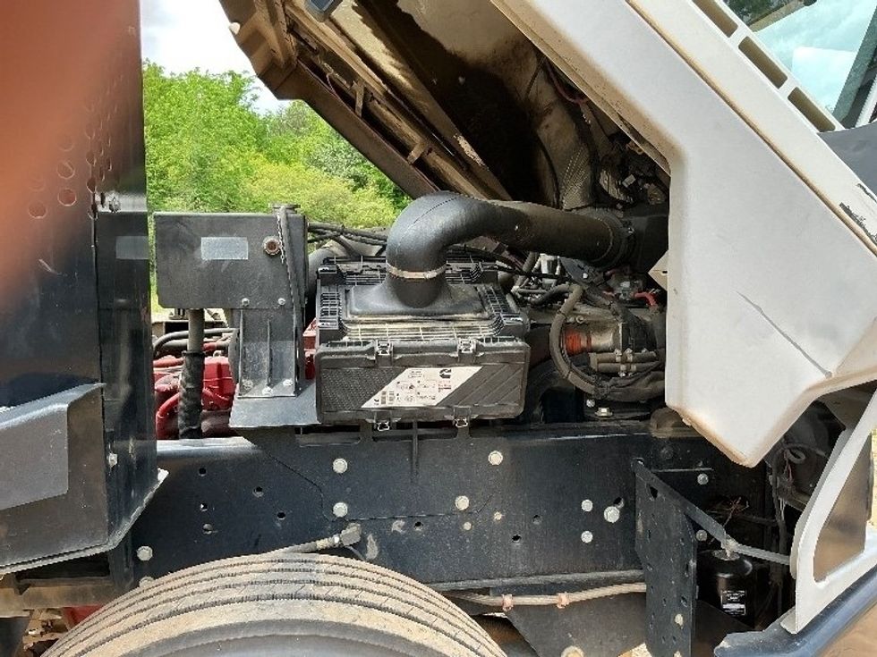 Yard Truck-Heavy Duty Tractors-Ottawa-2018-T2-Atlanta (Forest Park)-GA-411,950\n\t\tmiles-$ 57,500 - Image 16