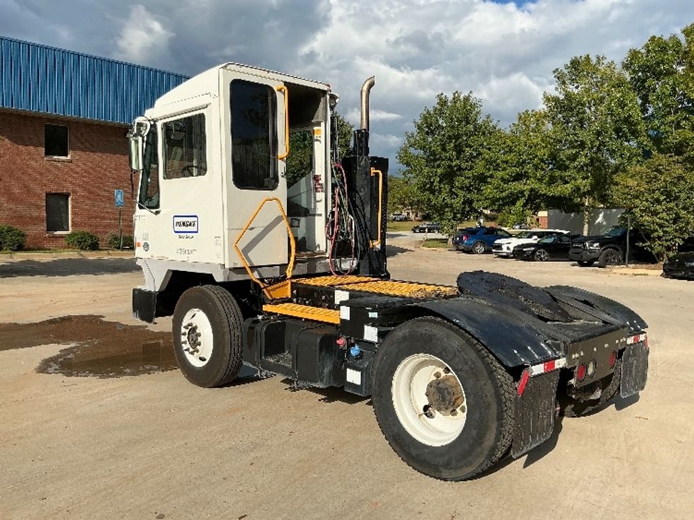 Yard Truck-Heavy Duty Tractors-Ottawa-2018-T2-Atlanta (Forest Park)-GA-411,950\n\t\tmiles-$ 57,500 - Image 5