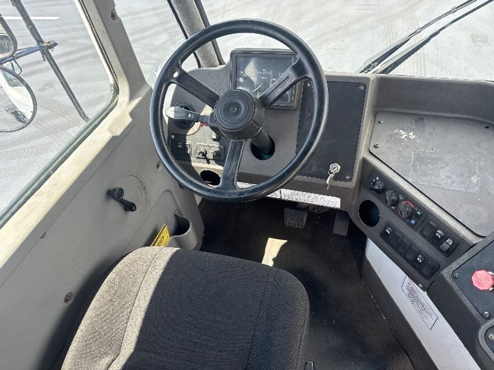 Yard Truck-Heavy Duty Tractors-Ottawa-2018-T2-Aurora-CO-22,299\n\t\tmiles-$ 42,250 - Image 10