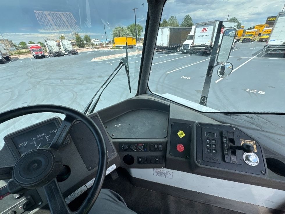 Yard Truck-Heavy Duty Tractors-Ottawa-2018-T2-Aurora-CO-22,299\n\t\tmiles-$ 42,250 - Image 11