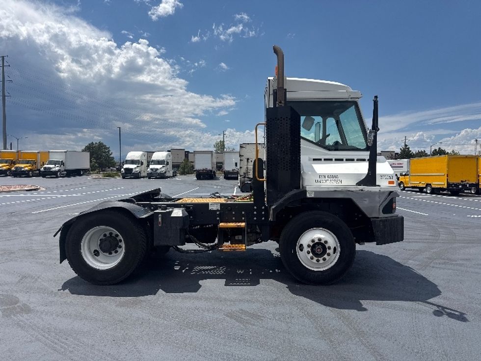 Yard Truck-Heavy Duty Tractors-Ottawa-2018-T2-Aurora-CO-22,299\n\t\tmiles-$ 42,250 - Image 8