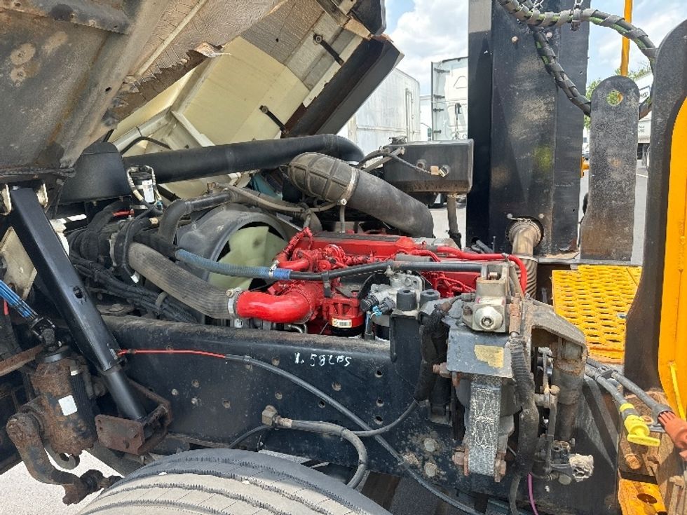 Yard Truck-Heavy Duty Tractors-Ottawa-2018-T2-Bensalem-PA-266,302\n\t\tmiles-$ 53,750 - Image 16