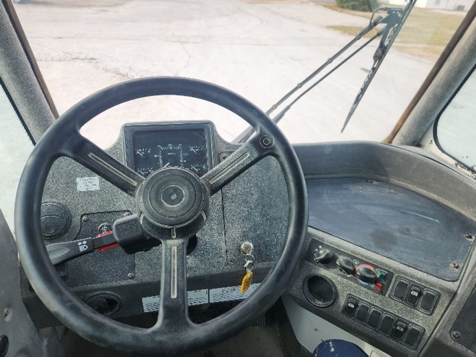 Yard Truck-Heavy Duty Tractors-Ottawa-2018-T2-Carthage-MO-9,697\n\t\tmiles-$ 63,000 - Image 11