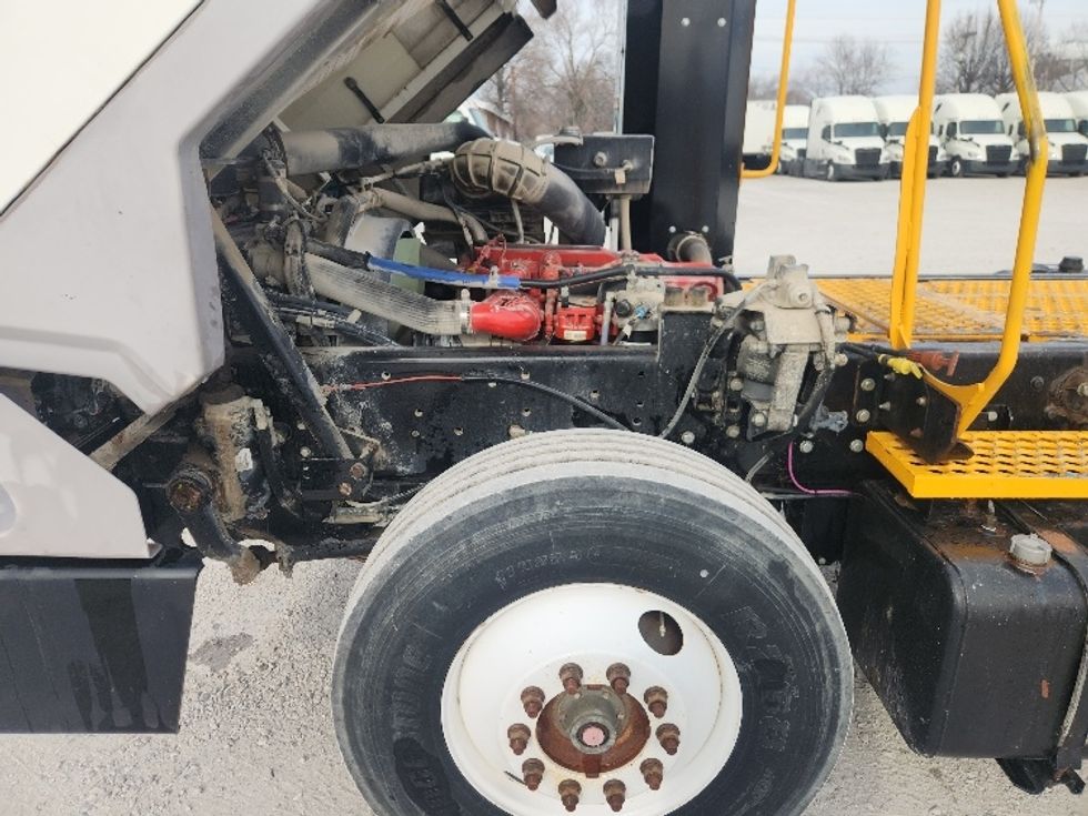 Yard Truck-Heavy Duty Tractors-Ottawa-2018-T2-Carthage-MO-9,697\n\t\tmiles-$ 63,000 - Image 13