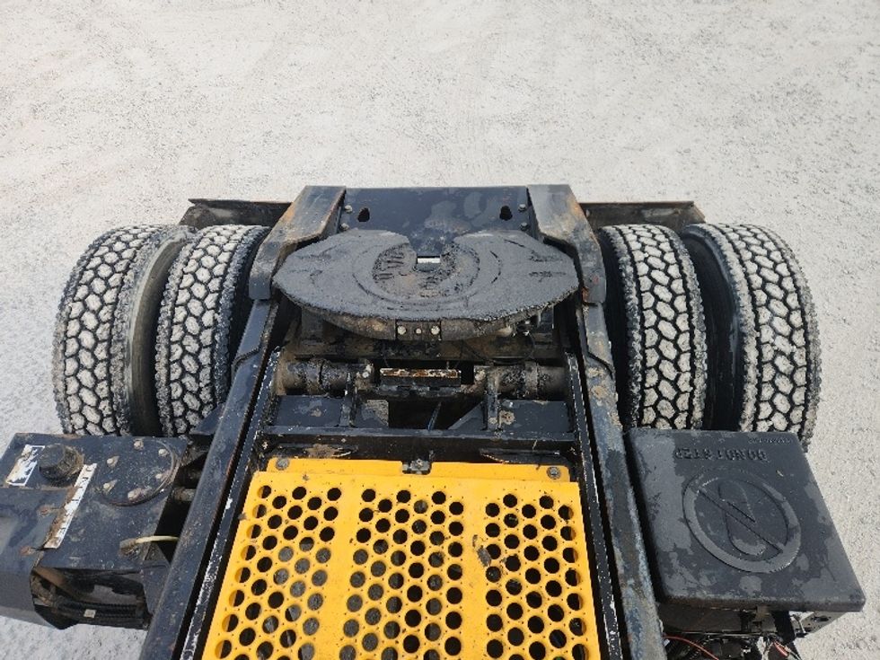 Yard Truck-Heavy Duty Tractors-Ottawa-2018-T2-Carthage-MO-9,697\n\t\tmiles-$ 63,000 - Image 14