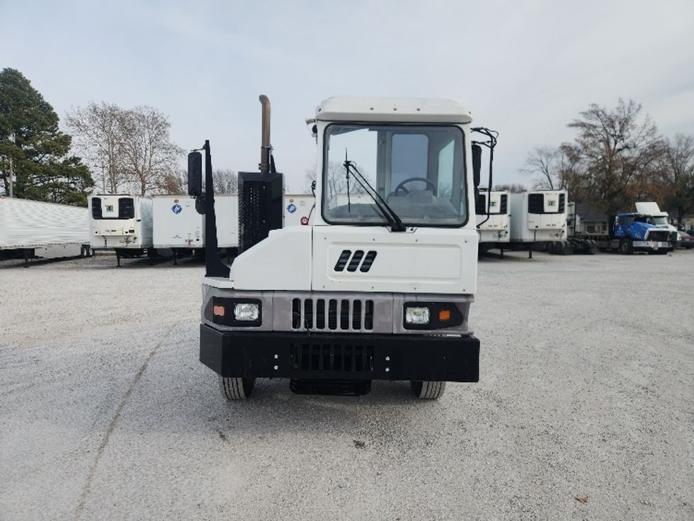 Yard Truck-Heavy Duty Tractors-Ottawa-2018-T2-Carthage-MO-9,697\n\t\tmiles-$ 63,000 - Image 2